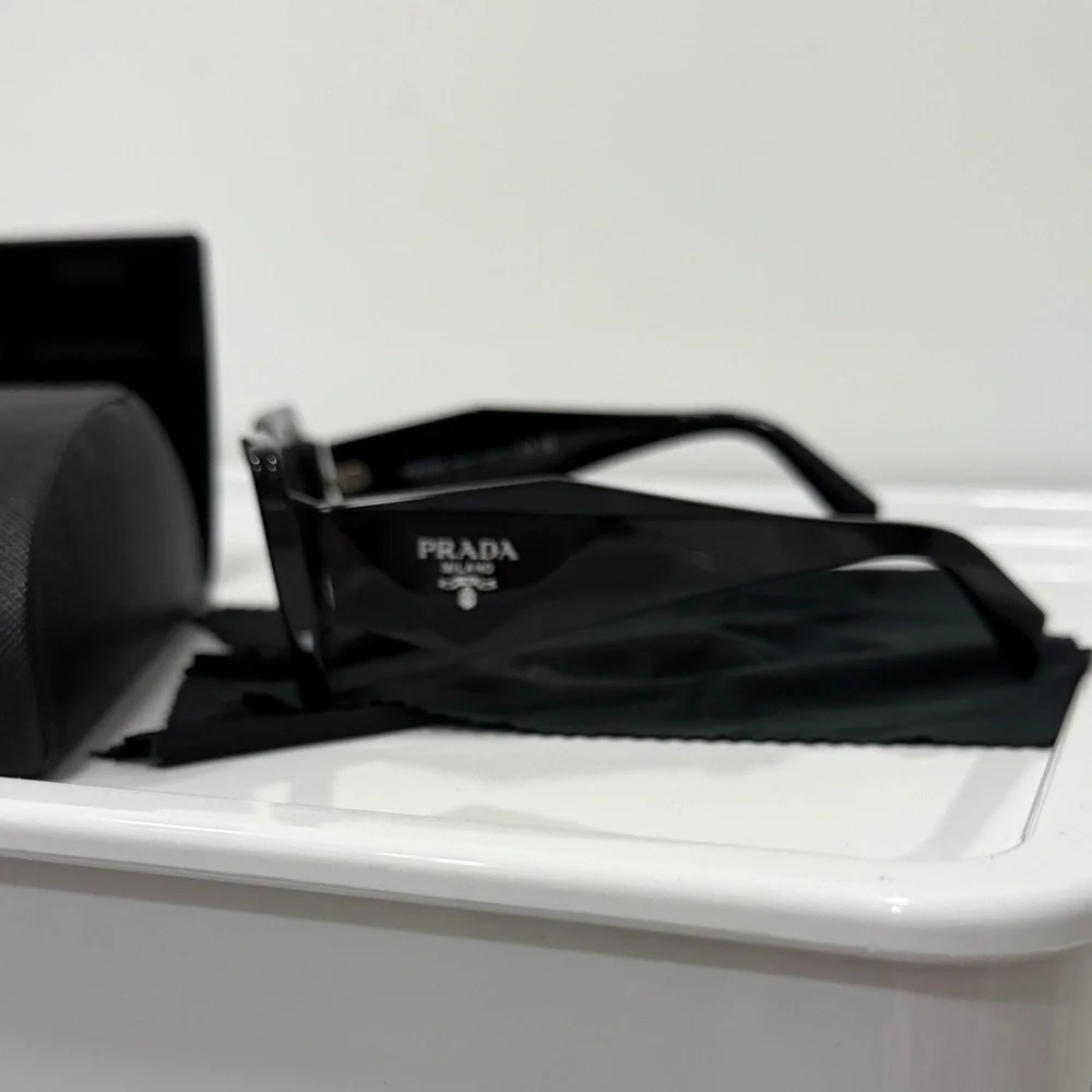 Prada Women's Black Sunglasses - Picture 4 of 7